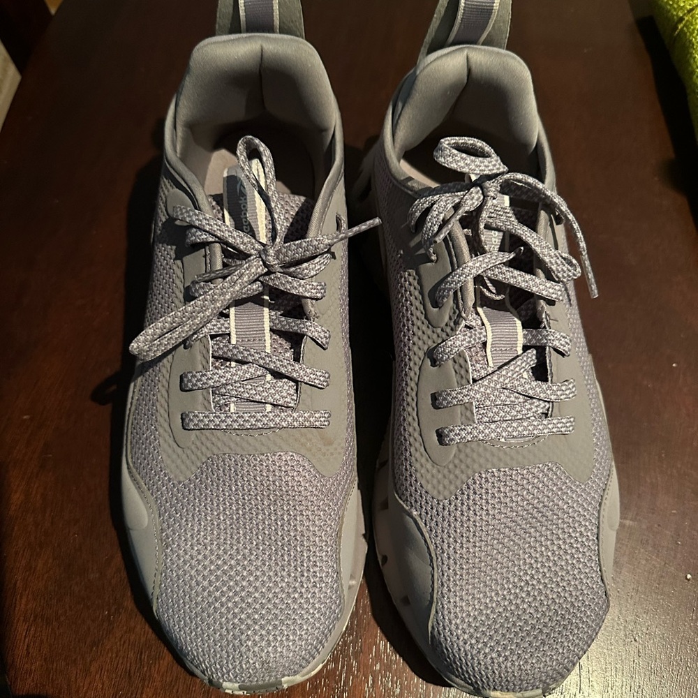 Women’s Reebok Zig Dynamica Shoes- size 9